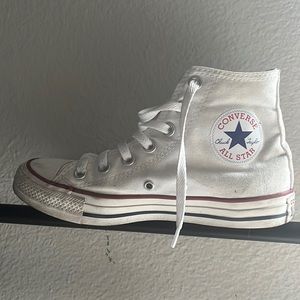white converse women